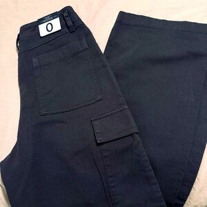 NWT! The Gap’s 100% Cotton, loose Khaki Cargo